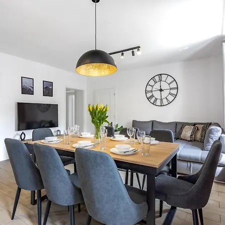 Apartment 9-o Osobowy Sikorskiego 5 Invest *