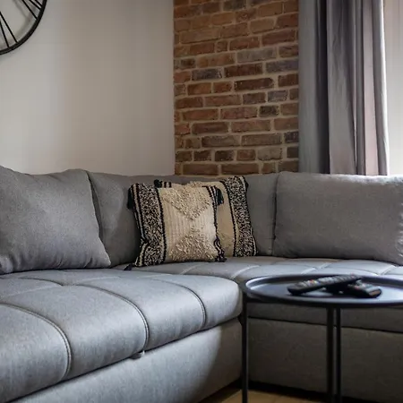 Apartment 9-o Osobowy Sikorskiego 5 Invest *