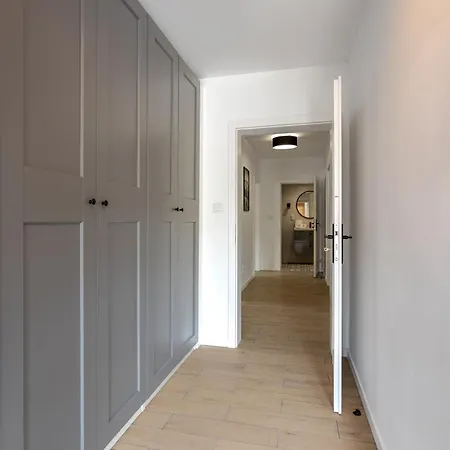 Apartment 9-o Osobowy Sikorskiego 5 Invest