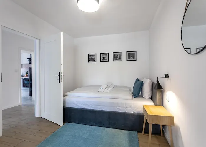 9-o Osobowy Sikorskiego 5 Invest Apartmán *